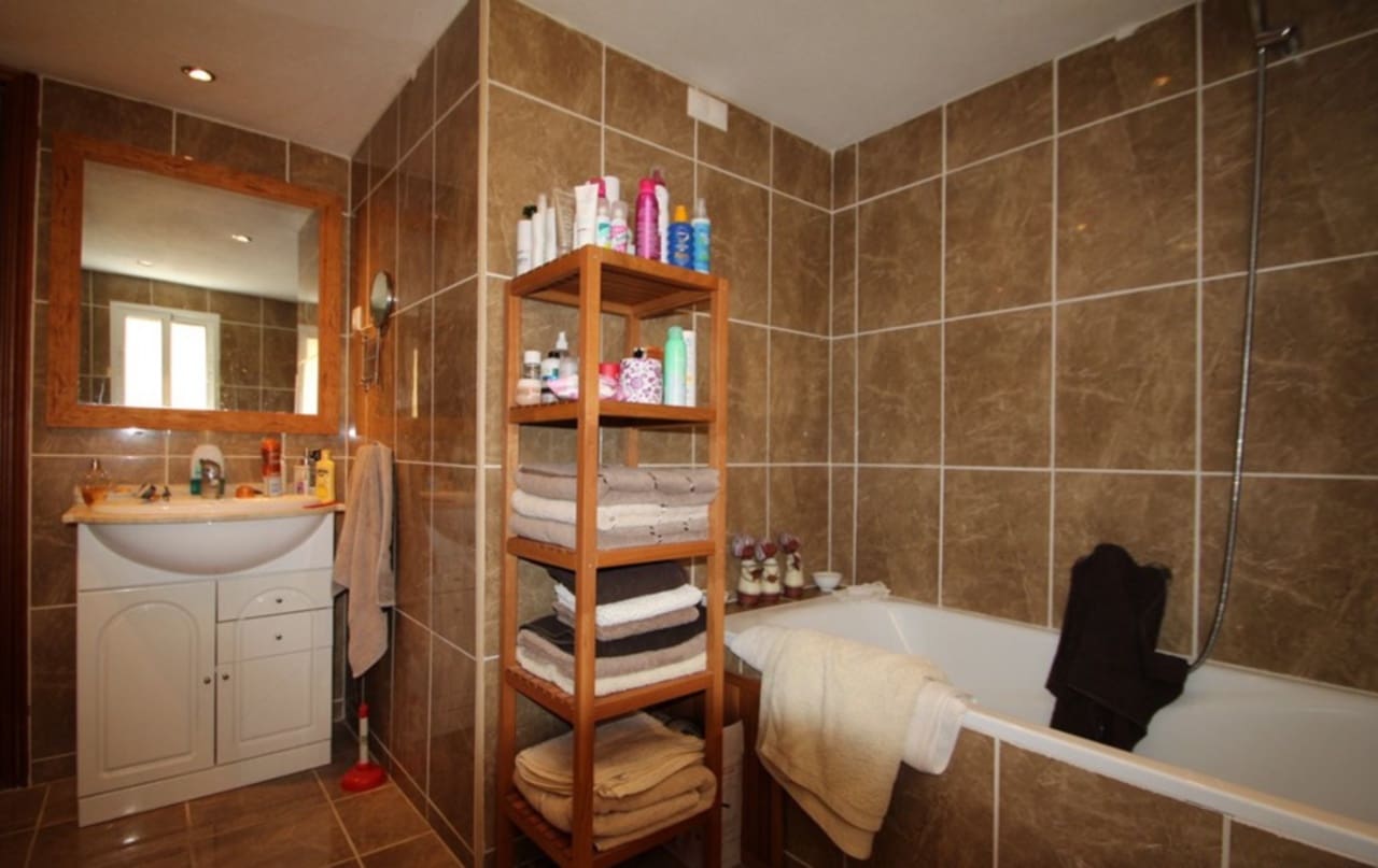 4 bedroom Villa for sale in Villamartin - € 345,000 (Ref: 9564962)