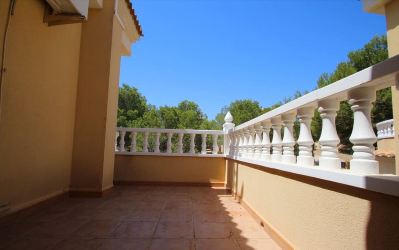 4 bedroom Villa for sale in Villamartin - € 345,000 (Ref: 9564962)
