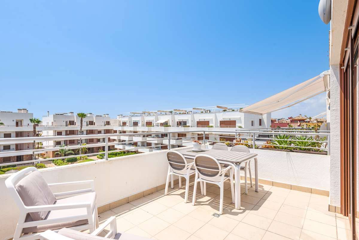 2 soveværelse Lejlighed til salg i Cabo Roig med swimmingpool garage - € 259.000 (Ref: 9564963)