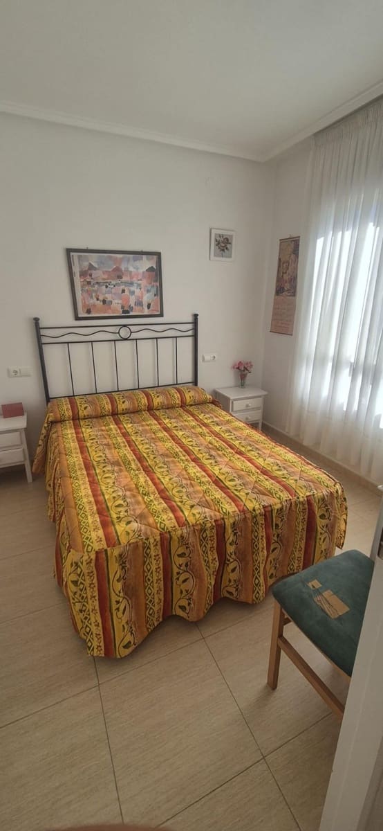 Apartamento de 2 habitaciones en Torrevieja en venta con garaje - 165.000 € (Ref: 9564975)