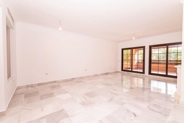 Apartamento Playa de 4 habitaciones en Centro, Estepona en venta con piscina - 850.000 € (Ref: 9564978)