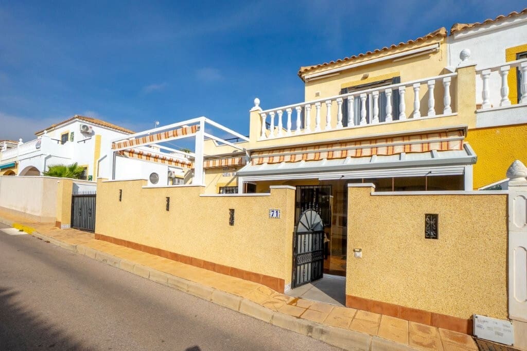 3 soveværelse Rækkehus til salg i Orihuela Costa med swimmingpool garage - € 269.000 (Ref: 9564983)