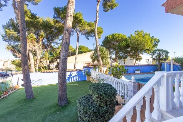 4 sypialnia Willa na sprzedaż w Los Balcones - Los Altos, Torrevieja z basenem garażem - 595 000 € (Ref: 9568340)