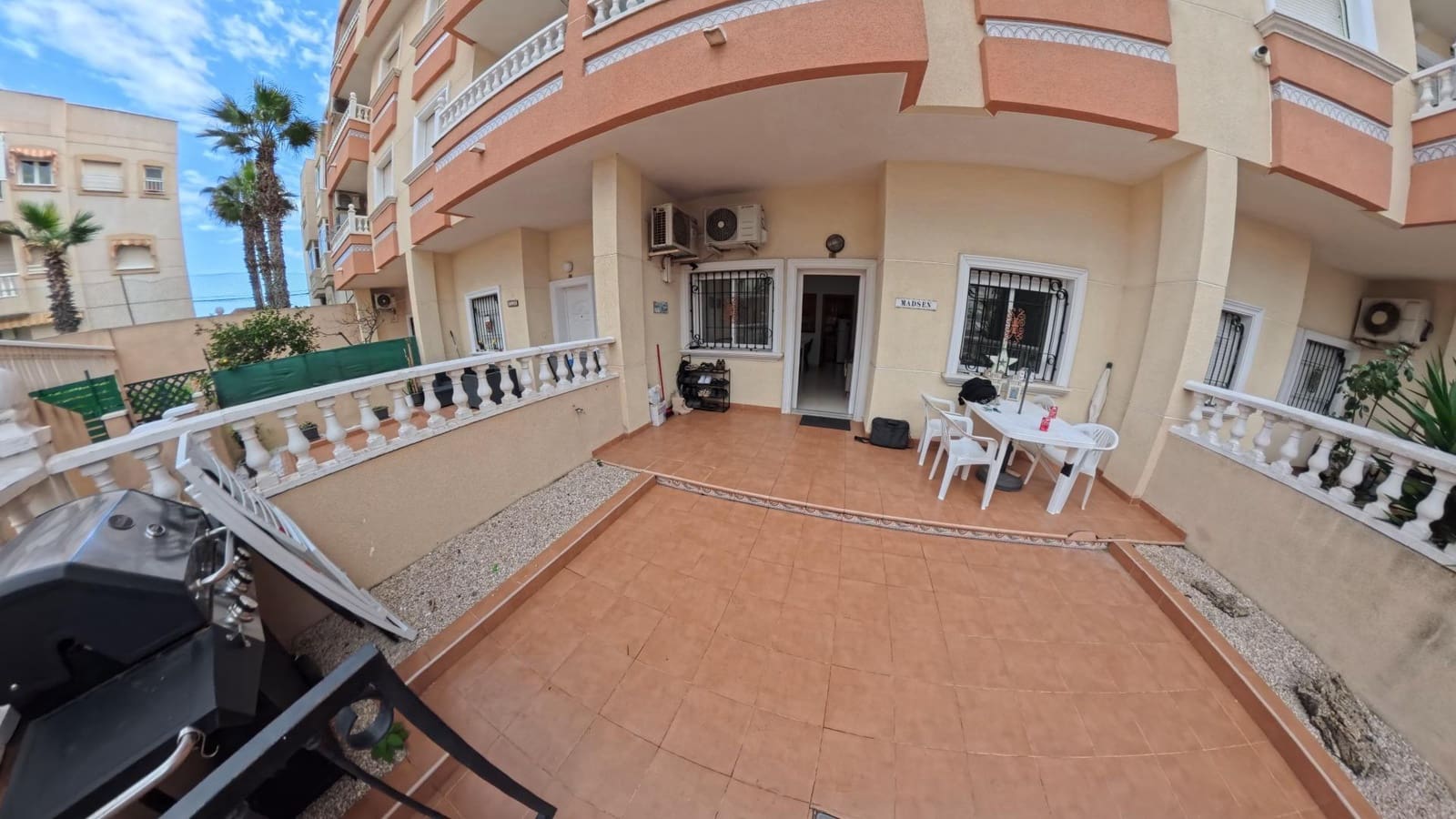 2 soverom Leilighet til salgs i Torrevieja med svømmebasseng - € 149 900 (Ref: 9570963)