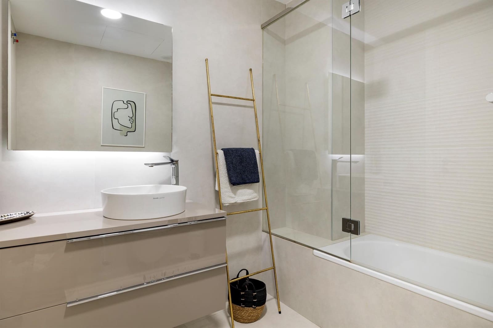 3 Zimmer Apartment zu verkaufen in New Golden Mile mit Pool - 995.000 € (Ref: 9574452)