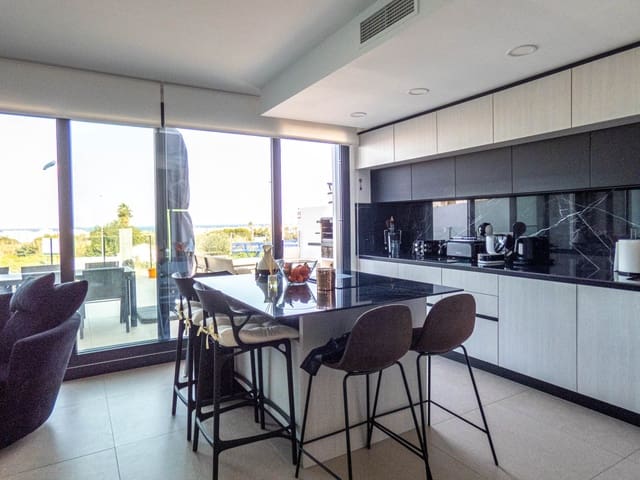 3 bedroom Apartment for sale in Zona Pueblo, Guardamar del Segura with pool garage - € 549,499 (Ref: 9576553)