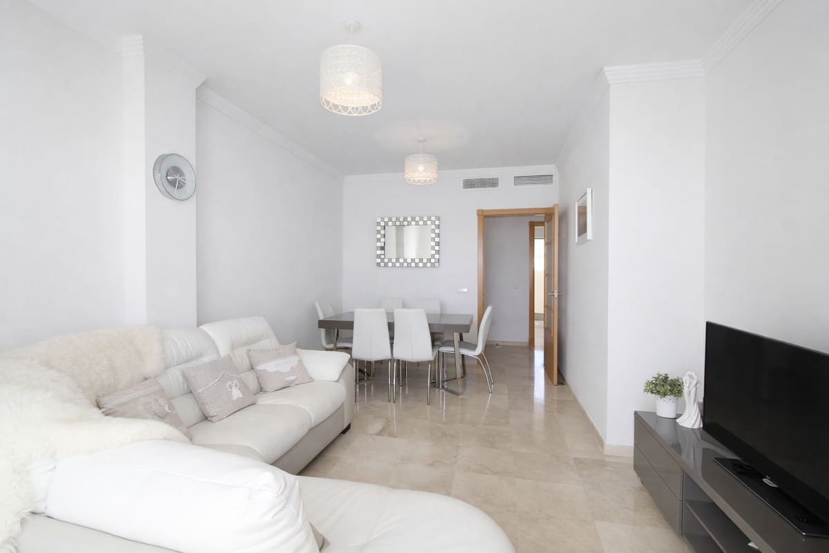 Ático de 2 habitaciones en Benalmádena en venta - 375.000 € (Ref: 9576561)