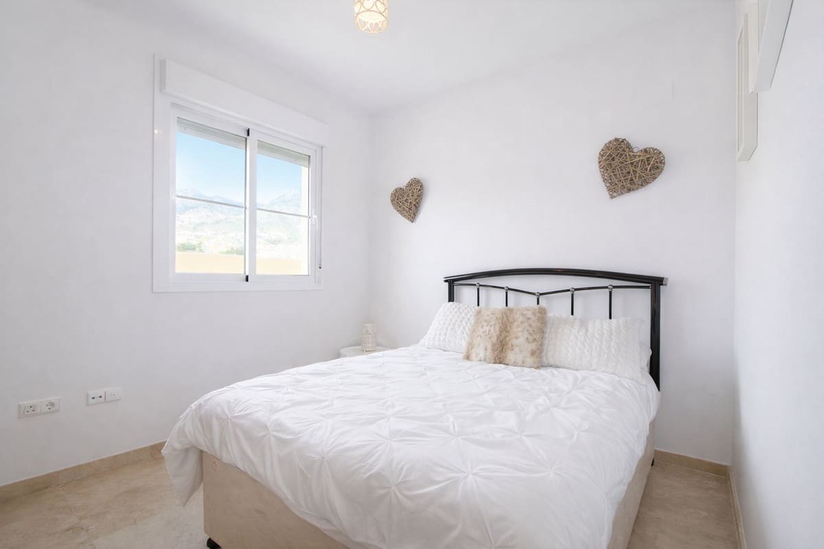 Ático de 2 habitaciones en Benalmádena en venta - 375.000 € (Ref: 9576561)