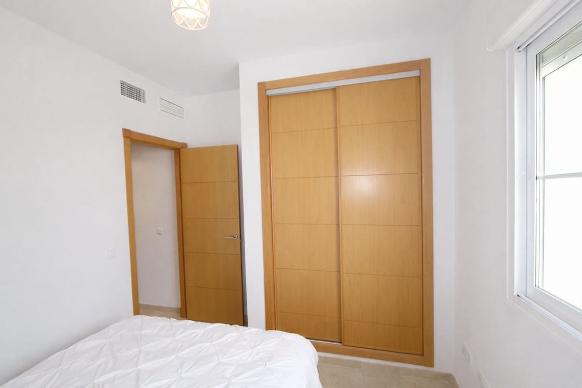 Ático de 2 habitaciones en Benalmádena en venta - 375.000 € (Ref: 9576561)