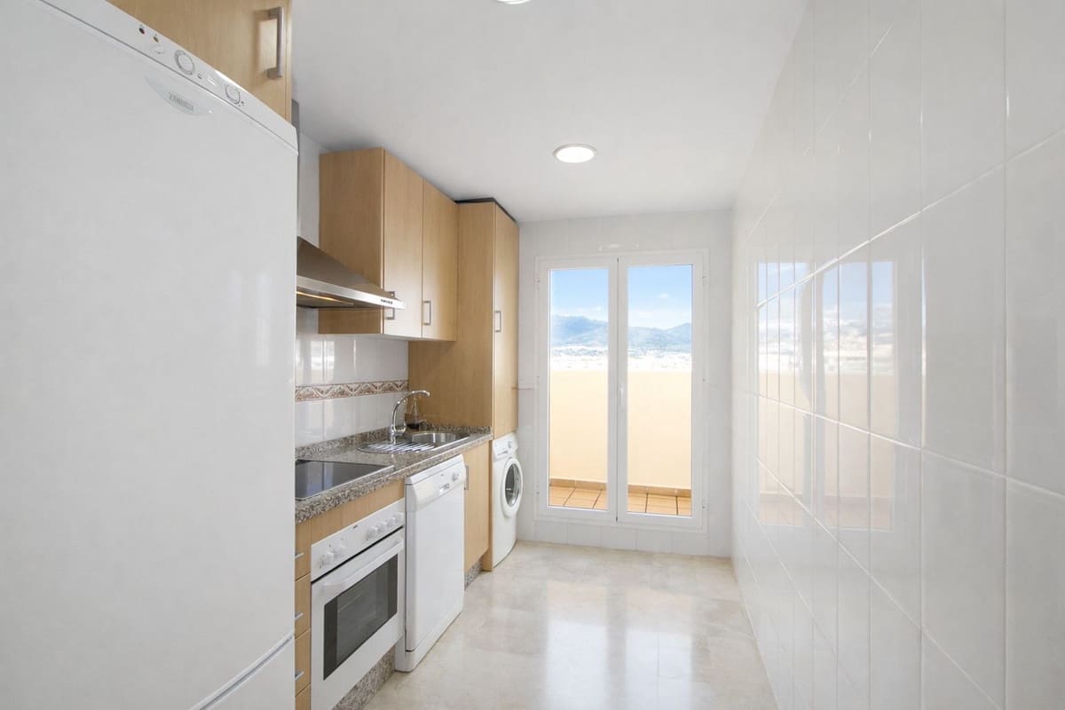 Ático de 2 habitaciones en Benalmádena en venta - 375.000 € (Ref: 9576561)