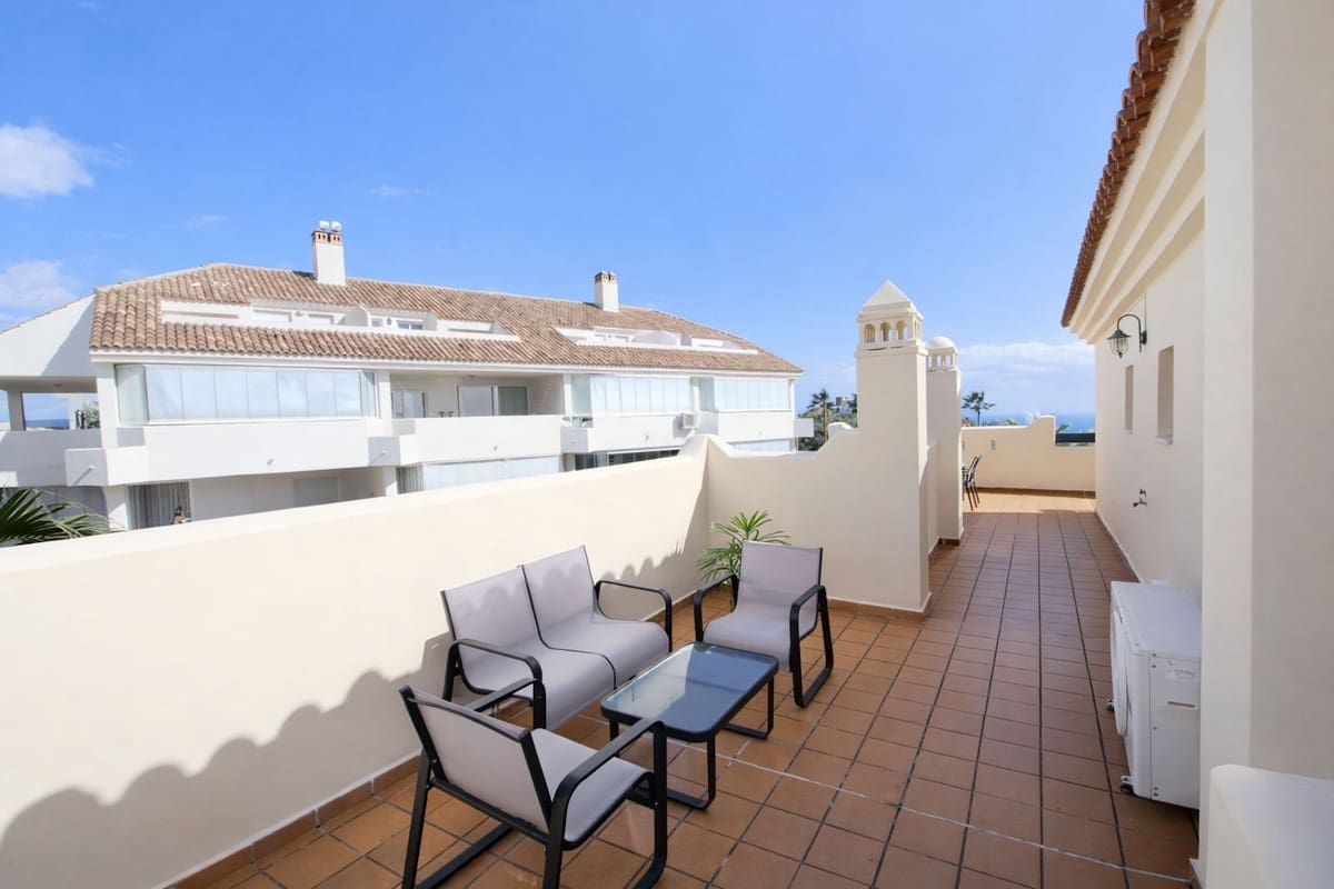 Ático de 2 habitaciones en Benalmádena en venta - 375.000 € (Ref: 9576561)