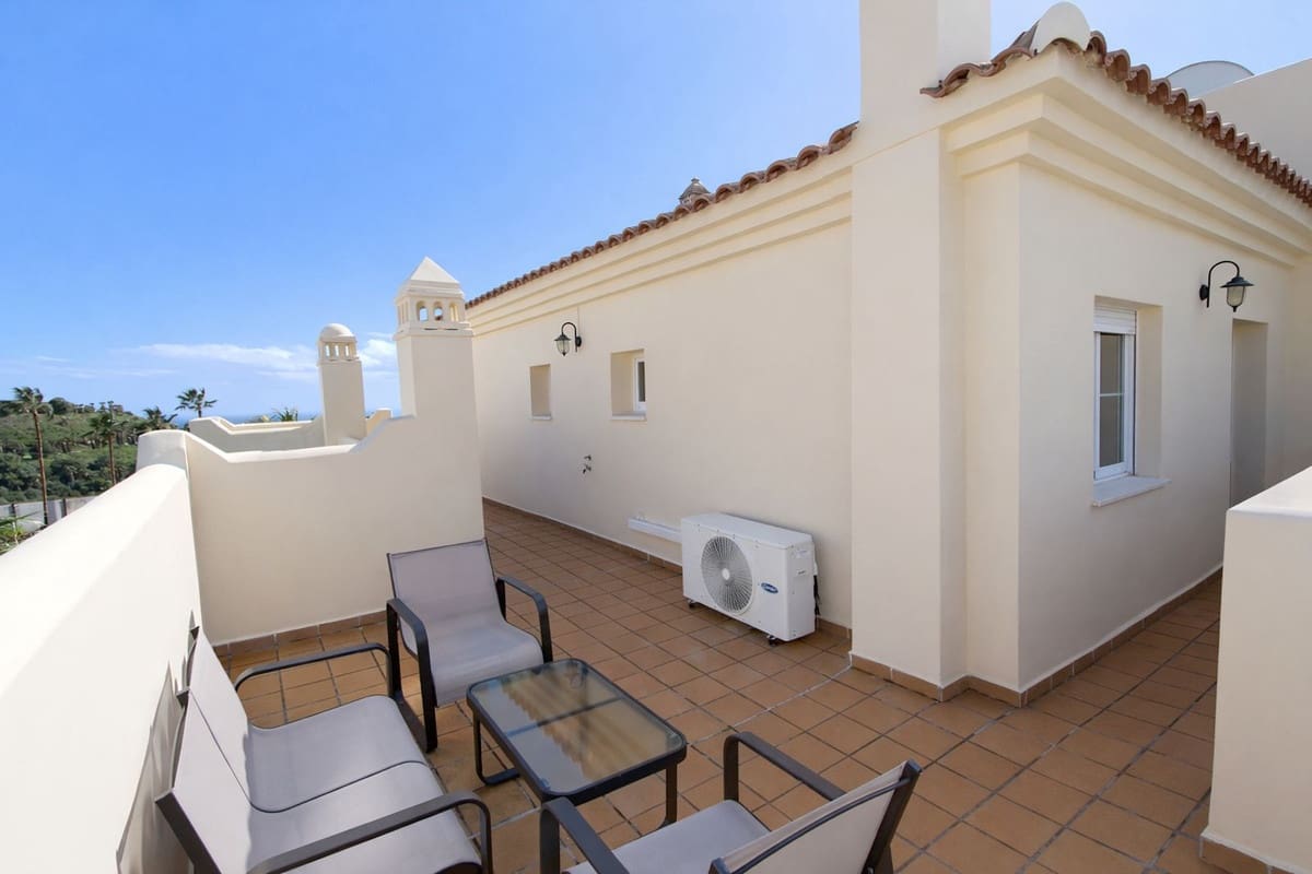 Ático de 2 habitaciones en Benalmádena en venta - 375.000 € (Ref: 9576561)