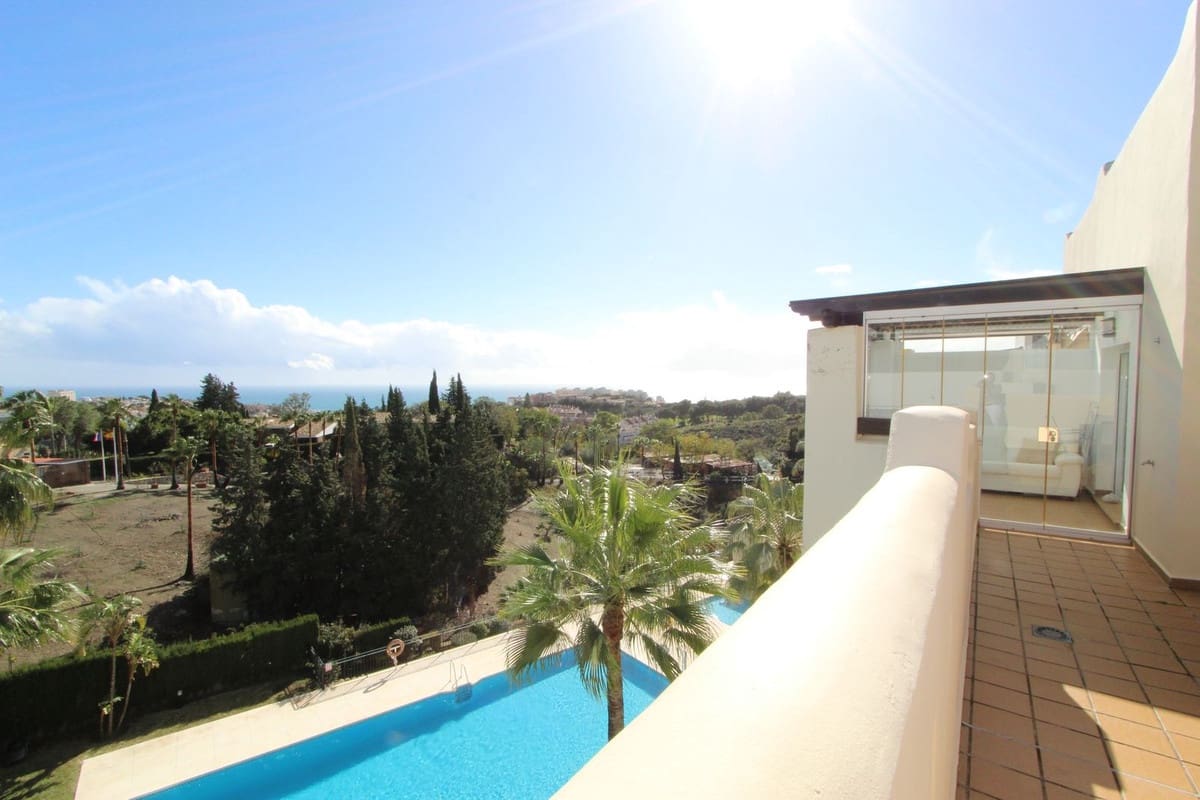 Ático de 2 habitaciones en Benalmádena en venta - 375.000 € (Ref: 9576561)