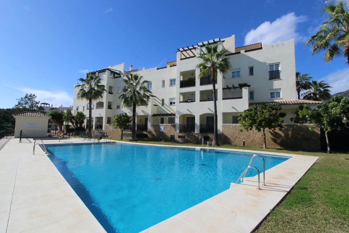 Ático de 2 habitaciones en Benalmádena en venta - 375.000 € (Ref: 9576561)