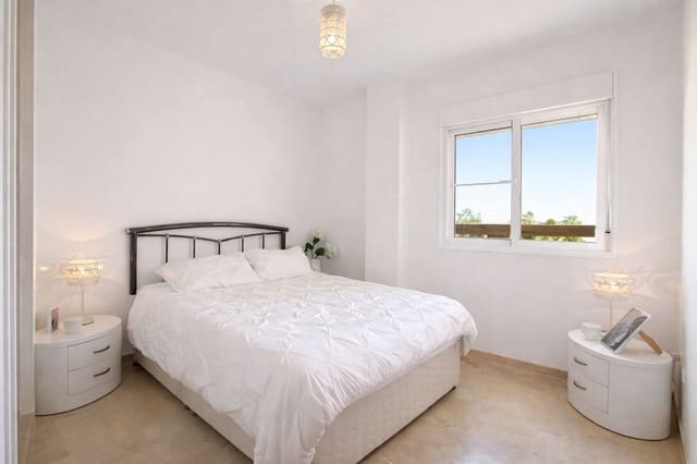 Ático de 2 habitaciones en Benalmádena pueblo, Benalmádena en venta - 375.000 € (Ref: 9576561)