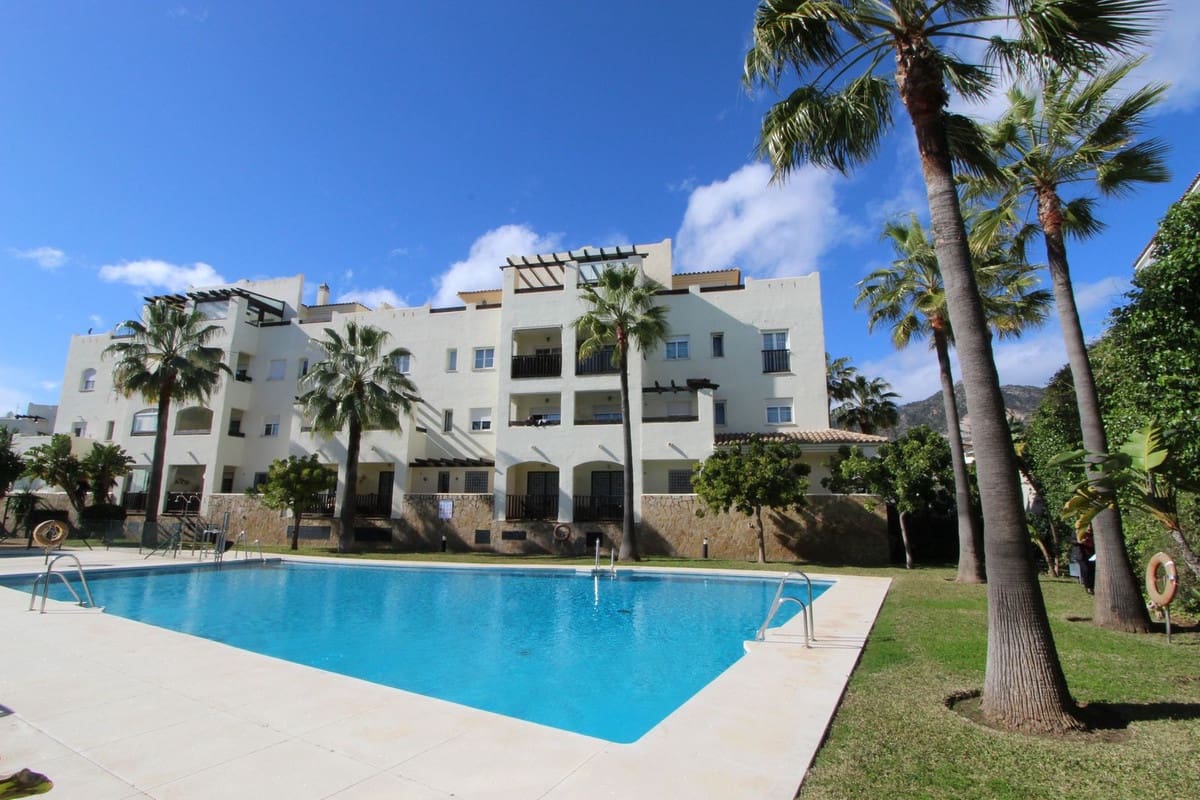 Ático de 2 habitaciones en Benalmádena en venta - 375.000 € (Ref: 9576561)