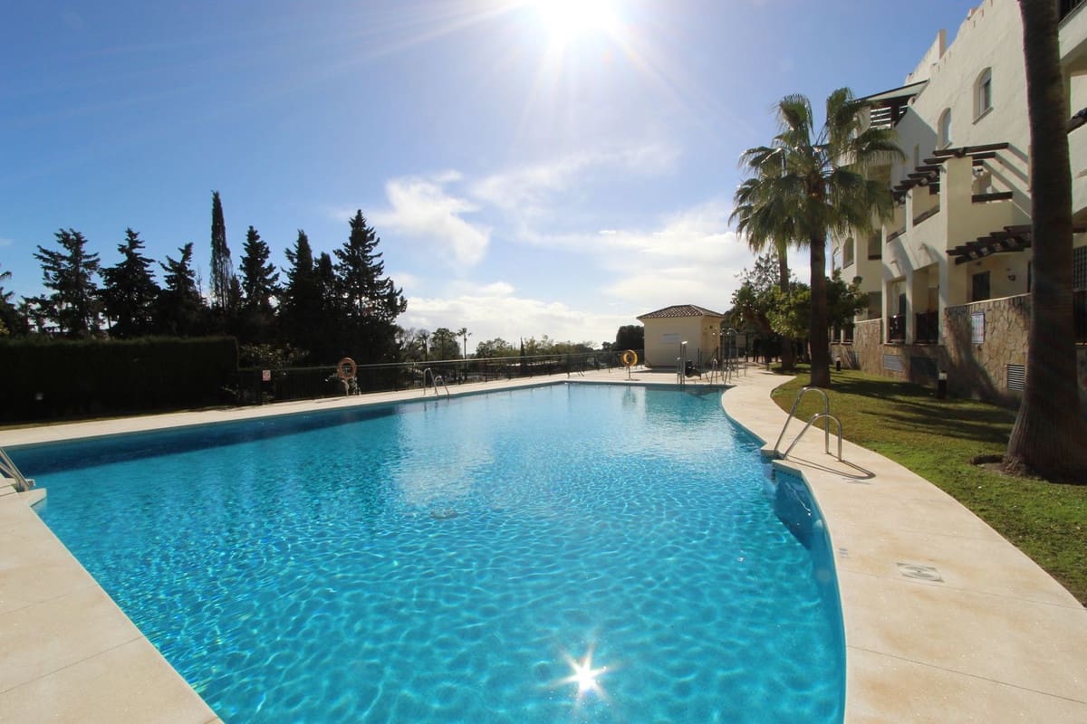 Ático de 2 habitaciones en Benalmádena en venta - 375.000 € (Ref: 9576561)