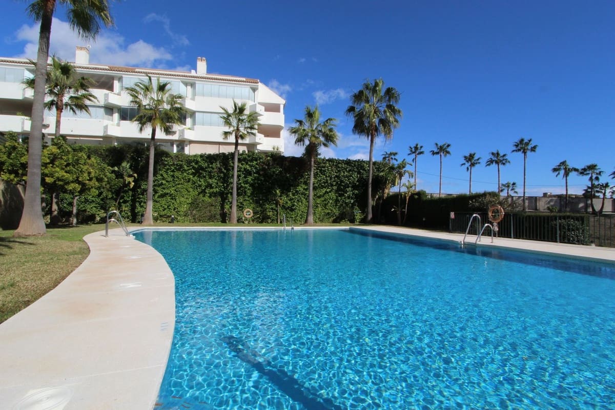 Ático de 2 habitaciones en Benalmádena en venta - 375.000 € (Ref: 9576561)