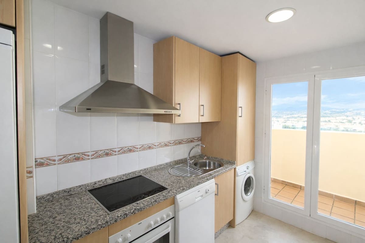 Ático de 2 habitaciones en Benalmádena en venta - 375.000 € (Ref: 9576561)