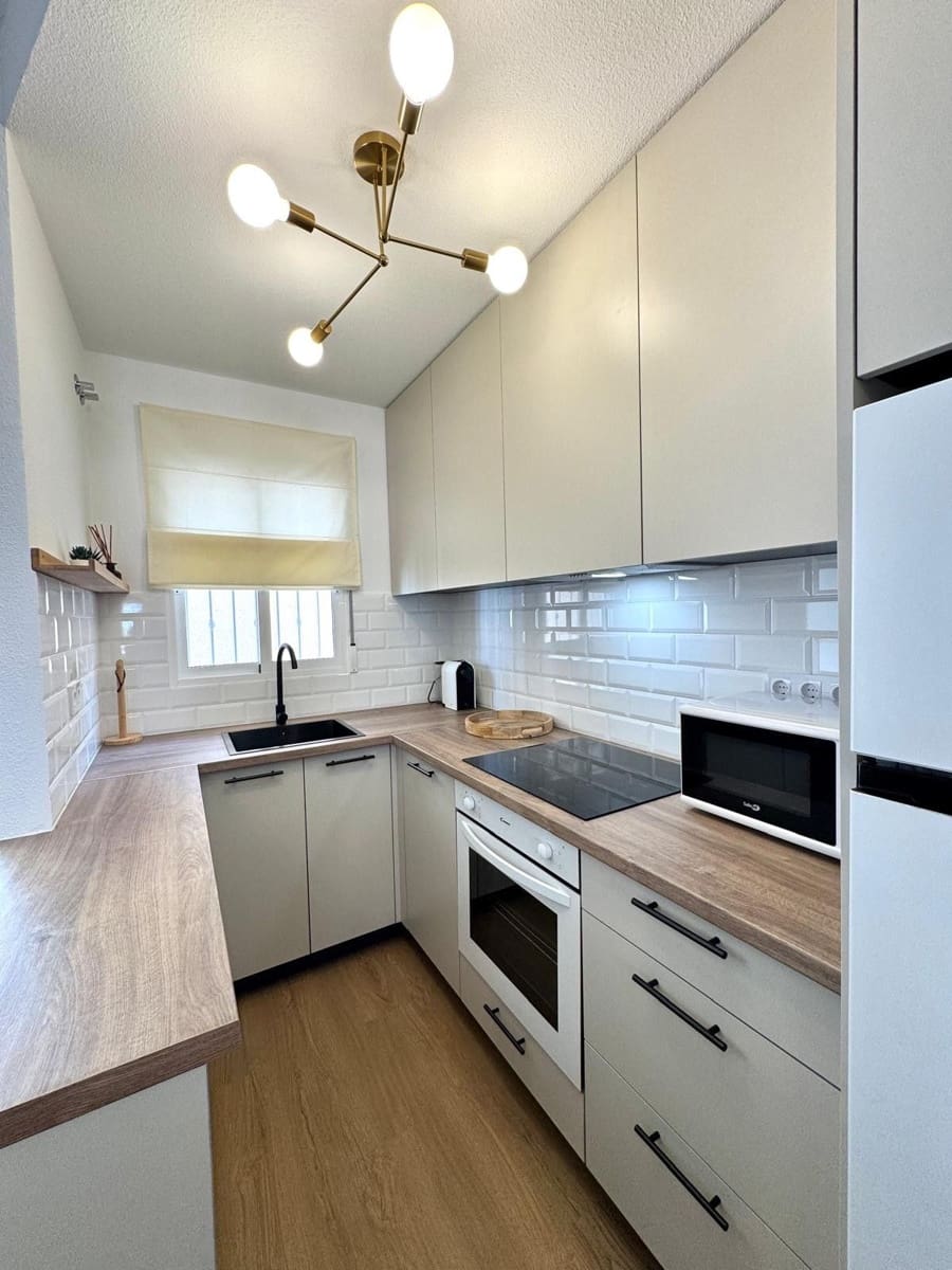 2 soveværelse Byhus til salg i Villamartin med swimmingpool - € 179.000 (Ref: 9585087)