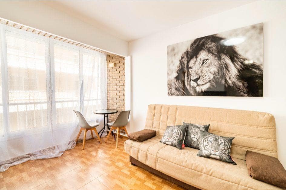 3 makuuhuone Huoneisto myytävänä paikassa Torrevieja mukana 
autotalli - 174 900 € (Ref: 9586189)