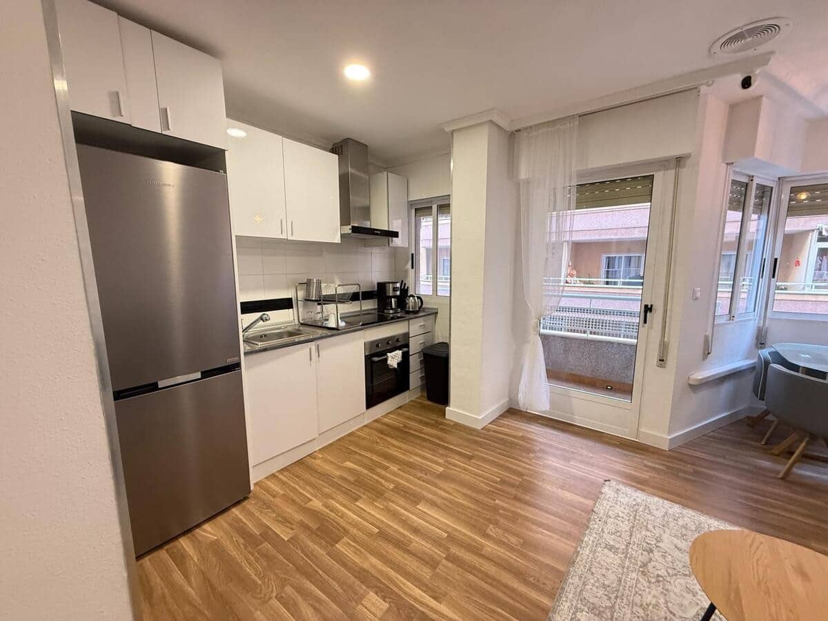 4 chambre Appartement à vendre à Torrevieja - 175 000 € (Ref: 9586203)