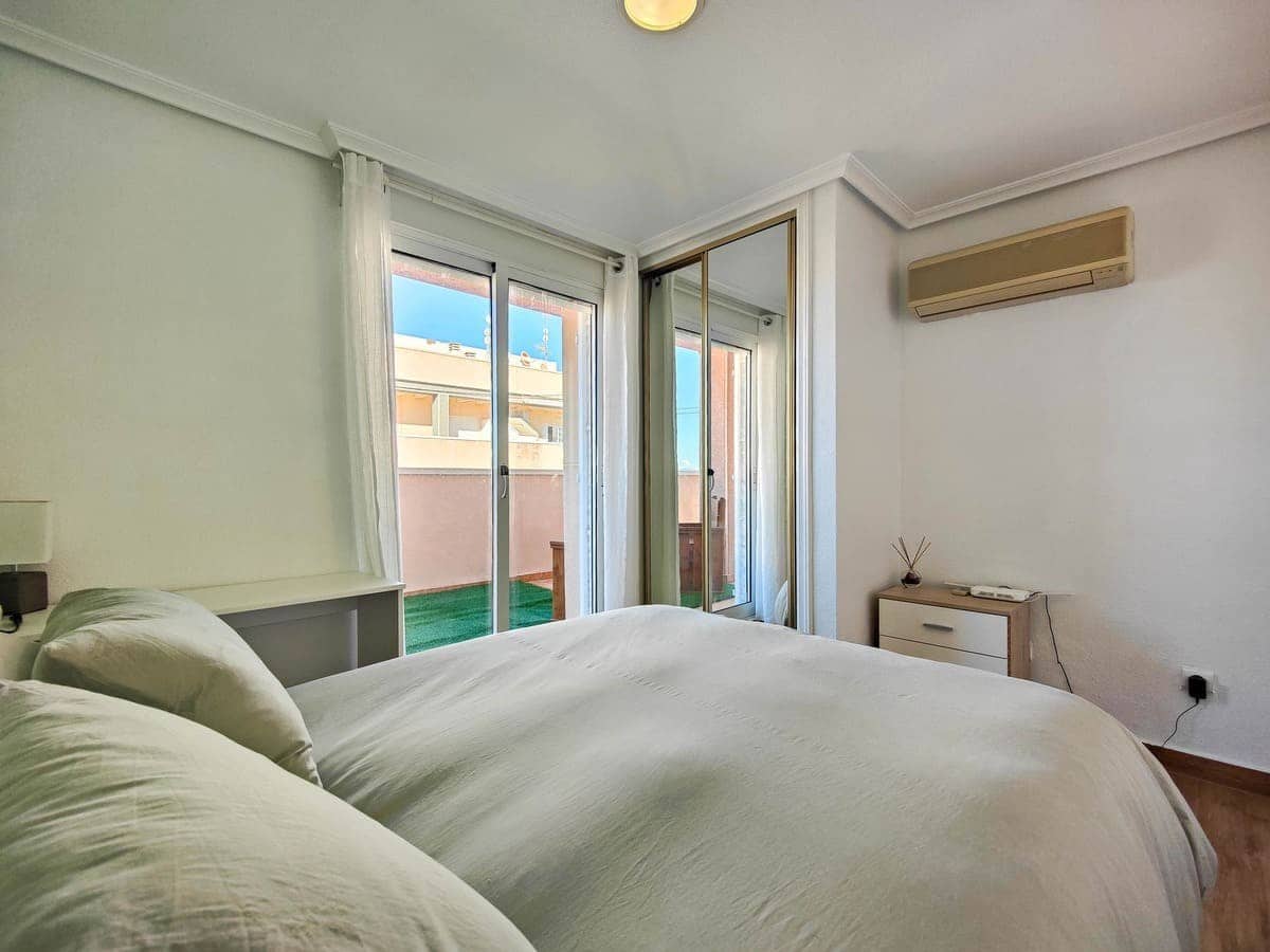 3 quarto Penthouse para venda em Torrevieja - 189 900 € (Ref: 9586209)