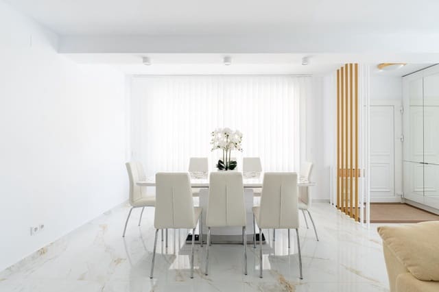 4 chambre Maison de Ville à vendre à Punta Prima, Torrevieja avec piscine - 529 000 € (Ref: 9591116)