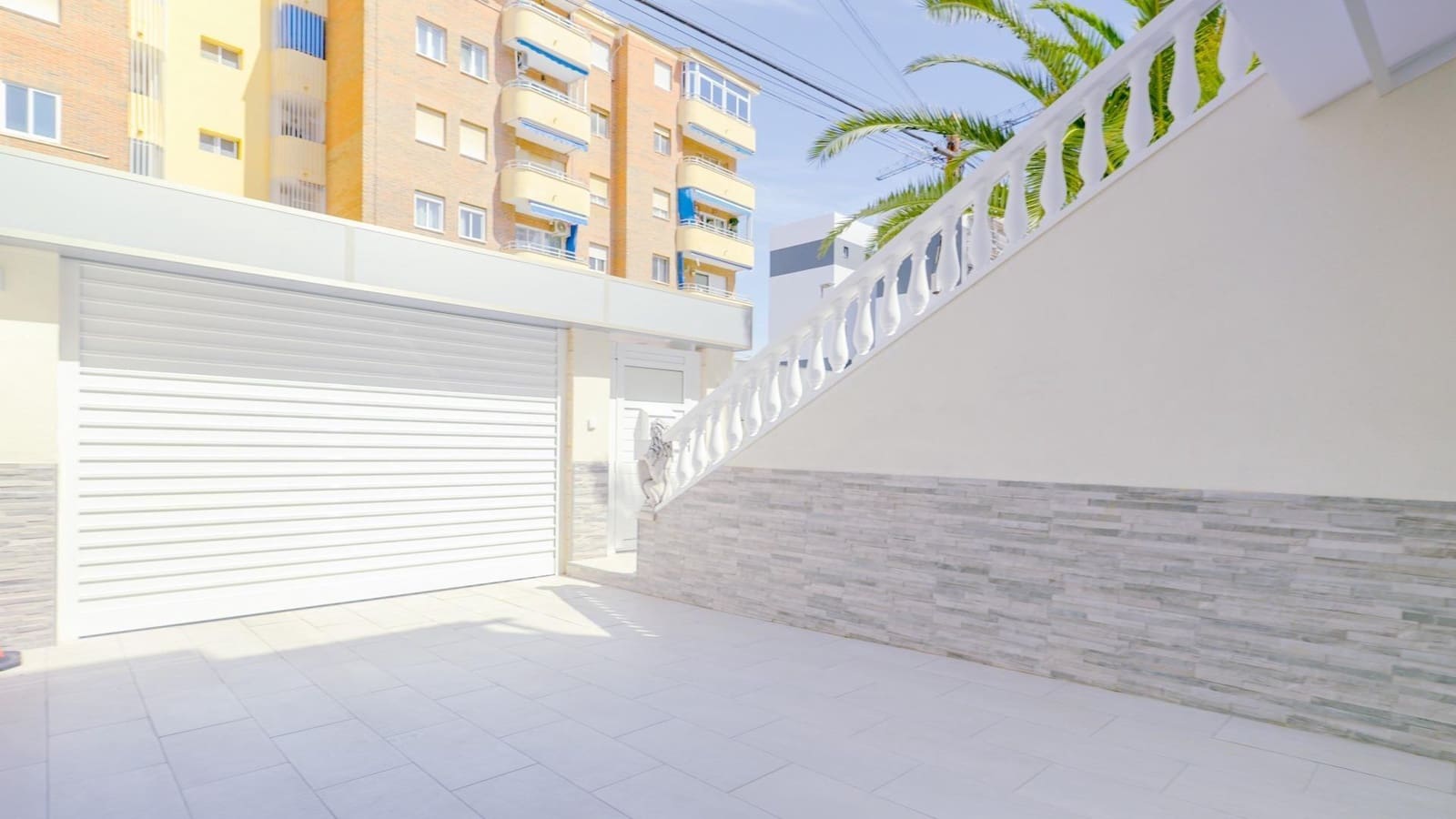 4 Zimmer Haus zu verkaufen in Torrevieja mit Pool - 529.000 € (Ref: 9591116)