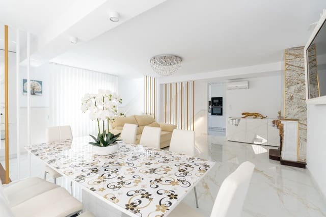 4 chambre Maison de Ville à vendre à Punta Prima, Torrevieja avec piscine - 529 000 € (Ref: 9591116)