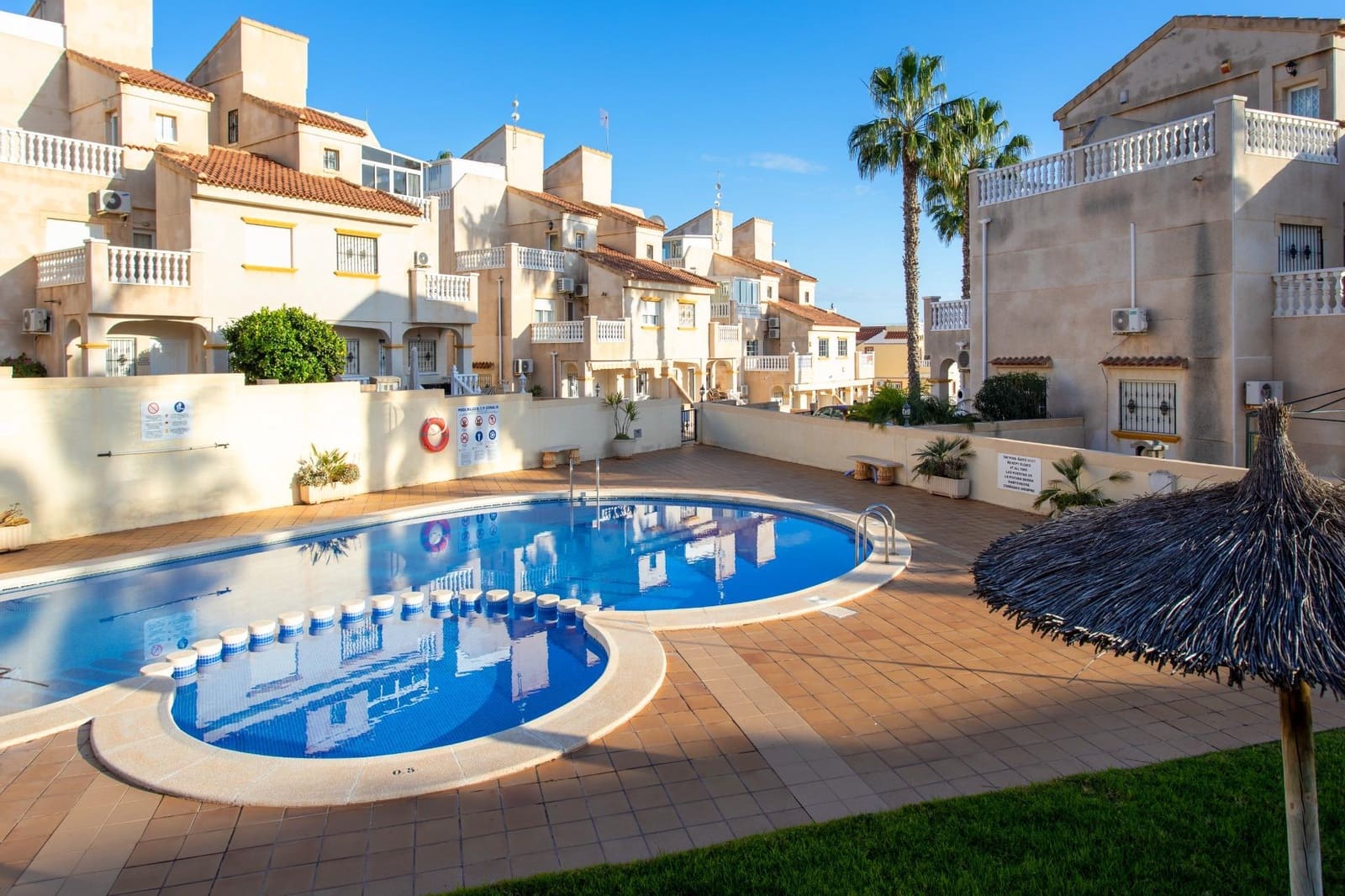 2 quarto Casa em Banda para venda em Orihuela Costa com piscina - 185 000 € (Ref: 9591118)
