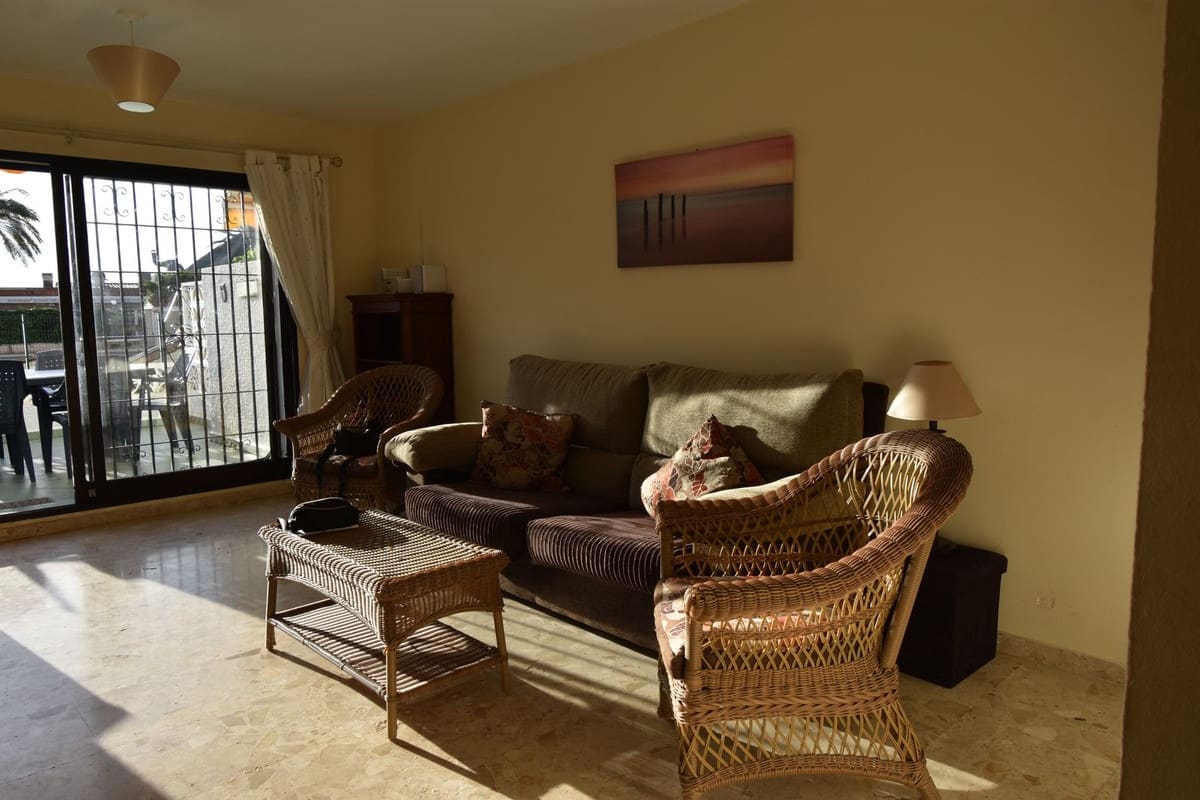 2 makuuhuone Huoneisto myytävänä paikassa El Faro mukana uima-altaan - 250 000 € (Ref: 9594909)