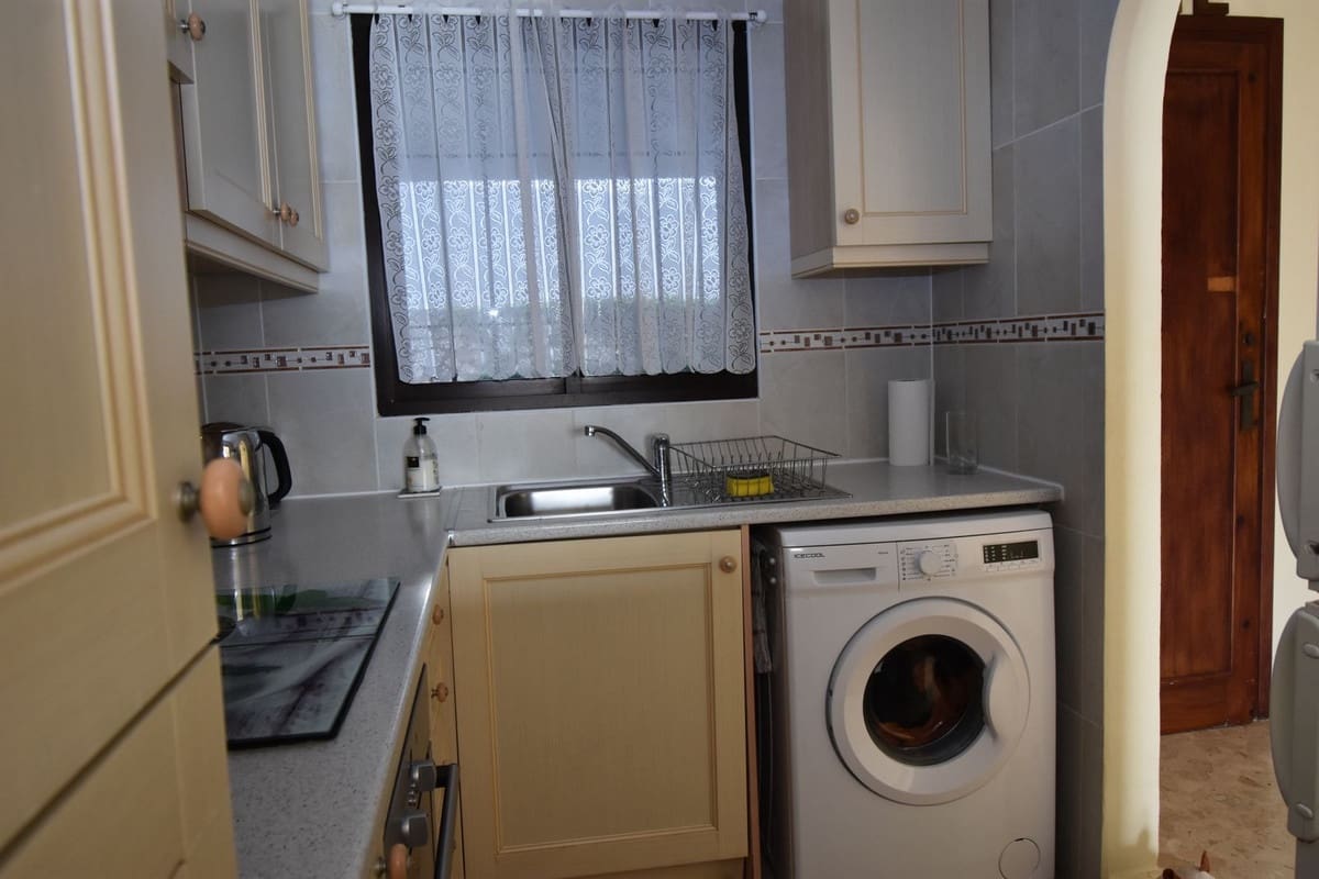 2 makuuhuone Huoneisto myytävänä paikassa El Faro mukana uima-altaan - 250 000 € (Ref: 9594909)