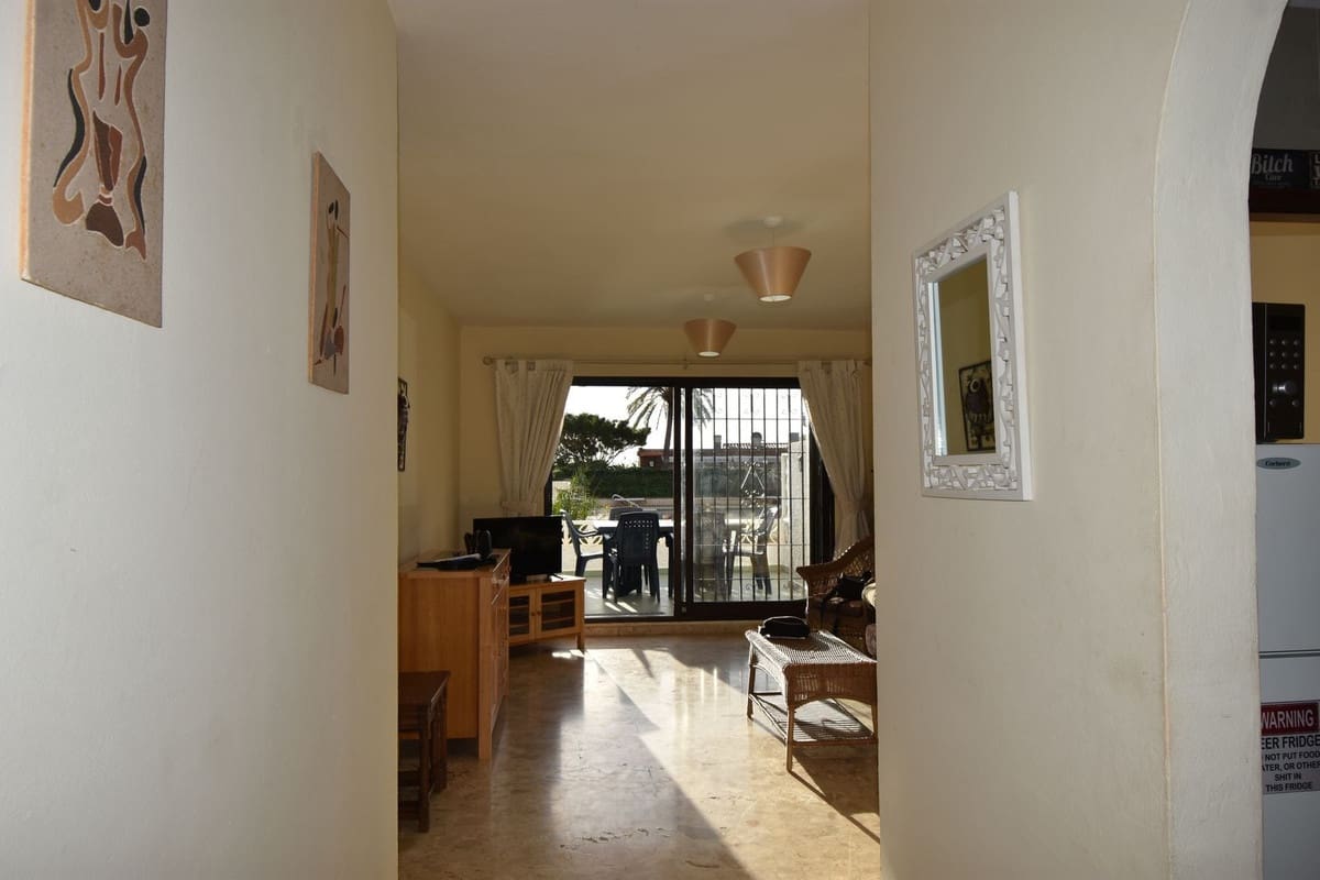 2 makuuhuone Huoneisto myytävänä paikassa El Faro mukana uima-altaan - 250 000 € (Ref: 9594909)