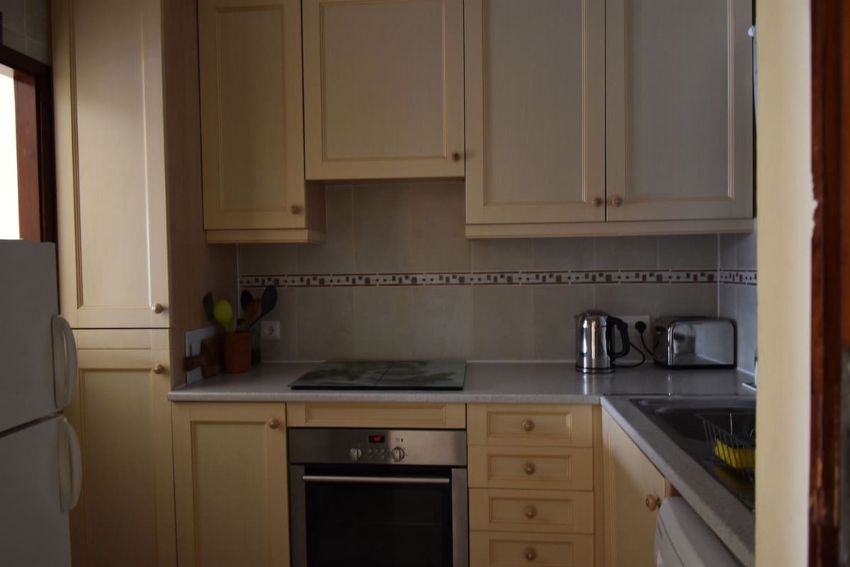 2 makuuhuone Huoneisto myytävänä paikassa El Faro mukana uima-altaan - 250 000 € (Ref: 9594909)