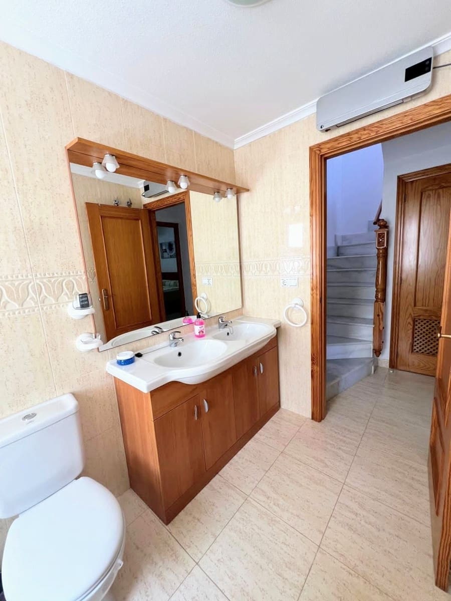 2 bedroom Apartment for sale in Pilar de la Horadada with pool garage - € 192,000 (Ref: 9599391)