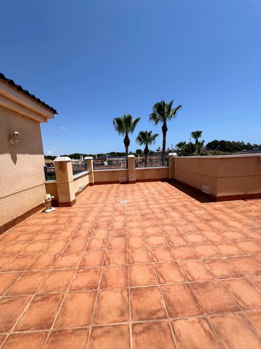 2 bedroom Apartment for sale in Pilar de la Horadada with pool garage - € 192,000 (Ref: 9599391)
