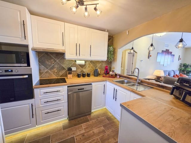 2 slaapkamer Appartement te koop in La Duquesa / Puerto de la Duquesa, Manilva - € 369.000 (Ref: 9599402)