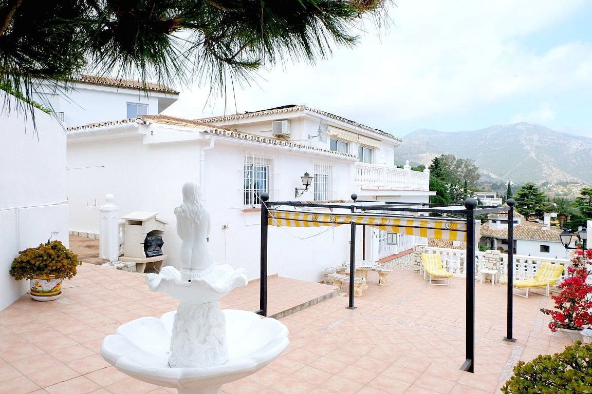 5 bedroom Villa for sale in Mijas with pool garage - € 1,200,000 (Ref: 9599403)