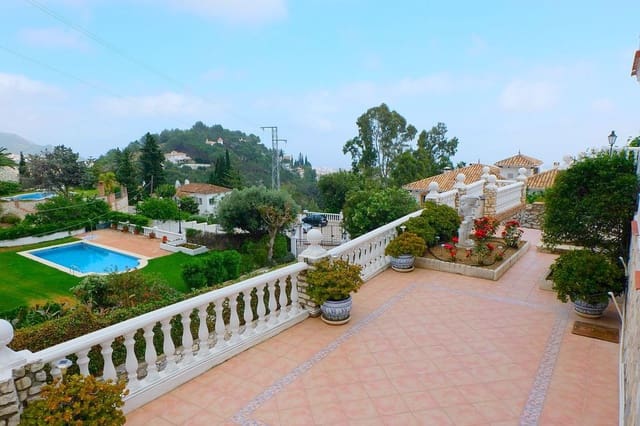 5 bedroom Villa for sale in Mijas pueblo, Mijas with pool garage - € 1,200,000 (Ref: 9599403)