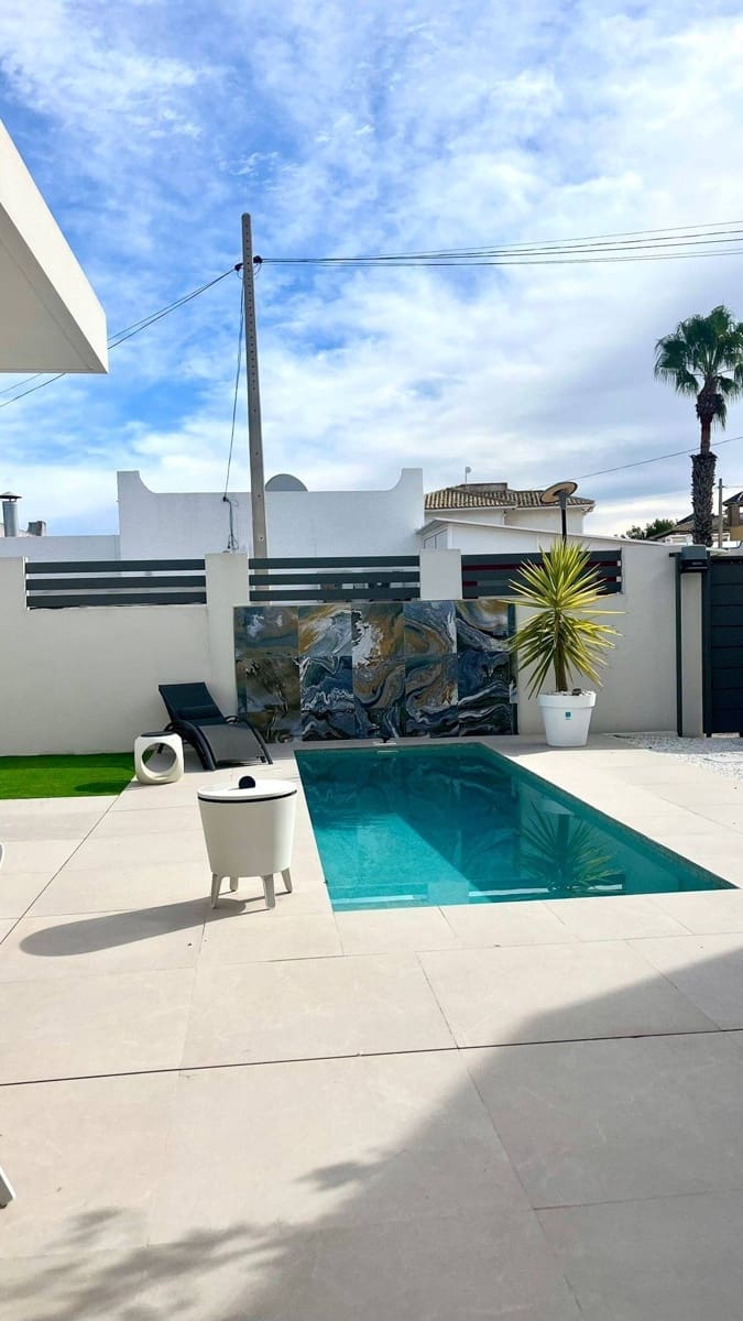3 Zimmer Villa zu verkaufen in San Miguel de Salinas - 525.000 € (Ref: 9601160)