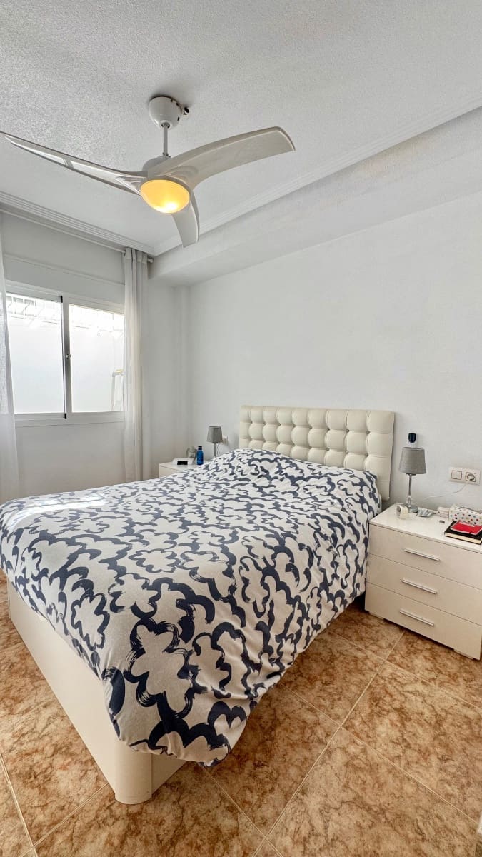 2 makuuhuone Huoneisto myytävänä paikassa Orihuela Costa - 174 900 € (Ref: 9604861)