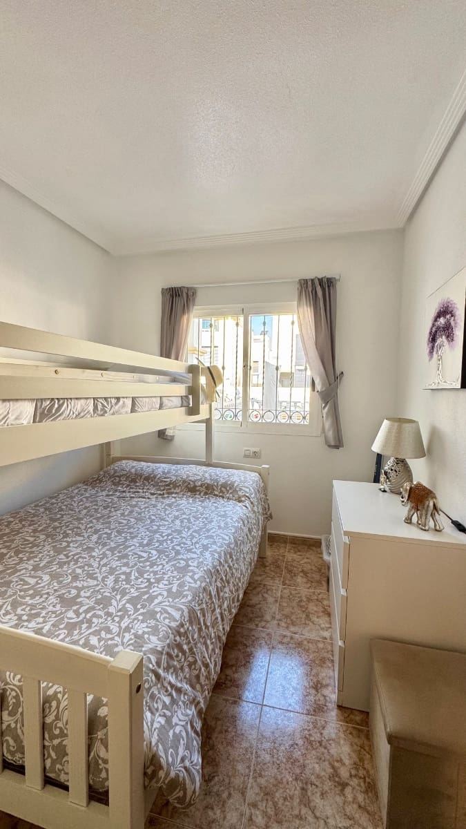 2 makuuhuone Huoneisto myytävänä paikassa Orihuela Costa - 174 900 € (Ref: 9604861)