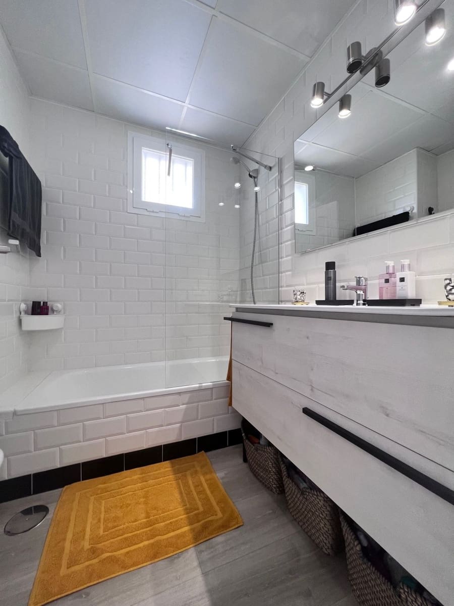 2 chambre Villa/Maison Semi-Mitoyenne à vendre à Manilva avec piscine garage - 215 000 € (Ref: 9604865)