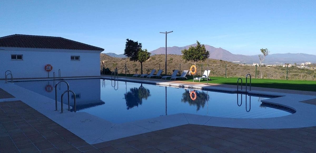 2 chambre Villa/Maison Semi-Mitoyenne à vendre à Manilva avec piscine garage - 215 000 € (Ref: 9604865)