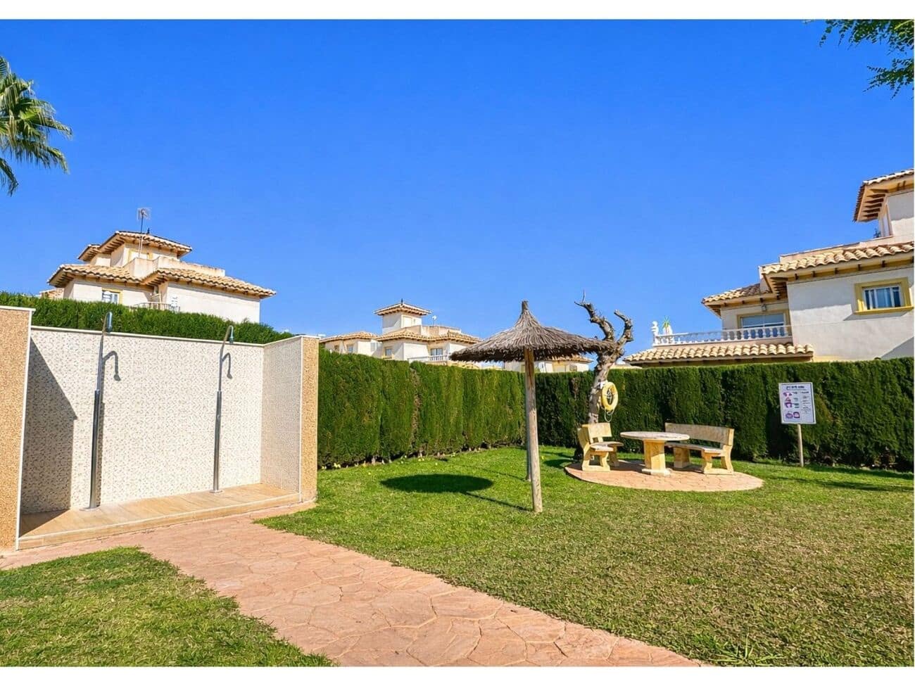 2 soverom Hus til salgs i La Zenia med svømmebasseng garasje - € 230 000 (Ref: 9607973)