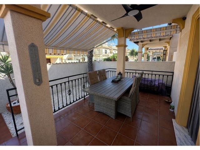 2 soverom Hus til salgs i La Zenia, Orihuela med svømmebasseng garasje - € 230 000 (Ref: 9607973)