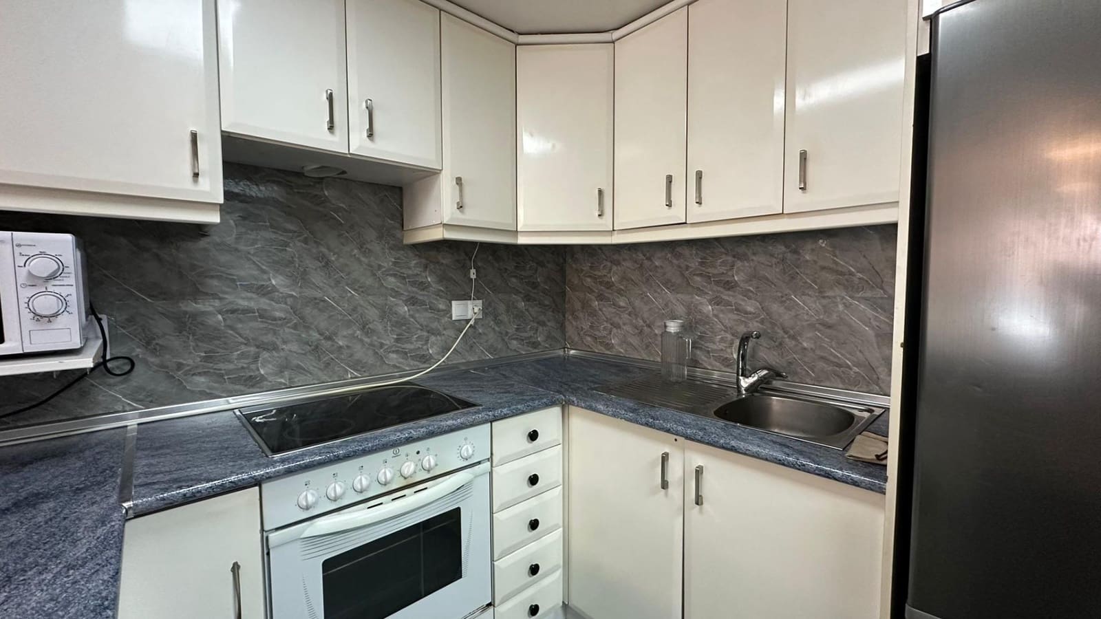 Apartamento de 3 habitaciones en Torrevieja en venta con piscina - 169.900 € (Ref: 9611331)