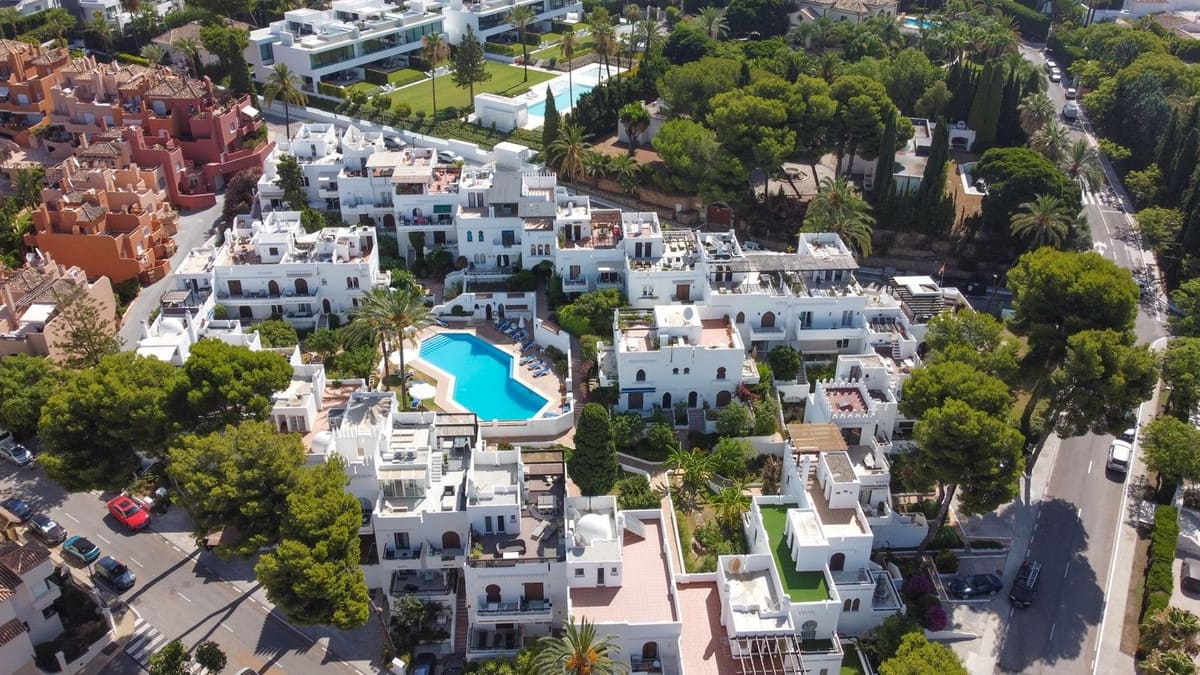 2 quarto Penthouse para venda em Nueva Andalucia - 525 000 € (Ref: 9611333)