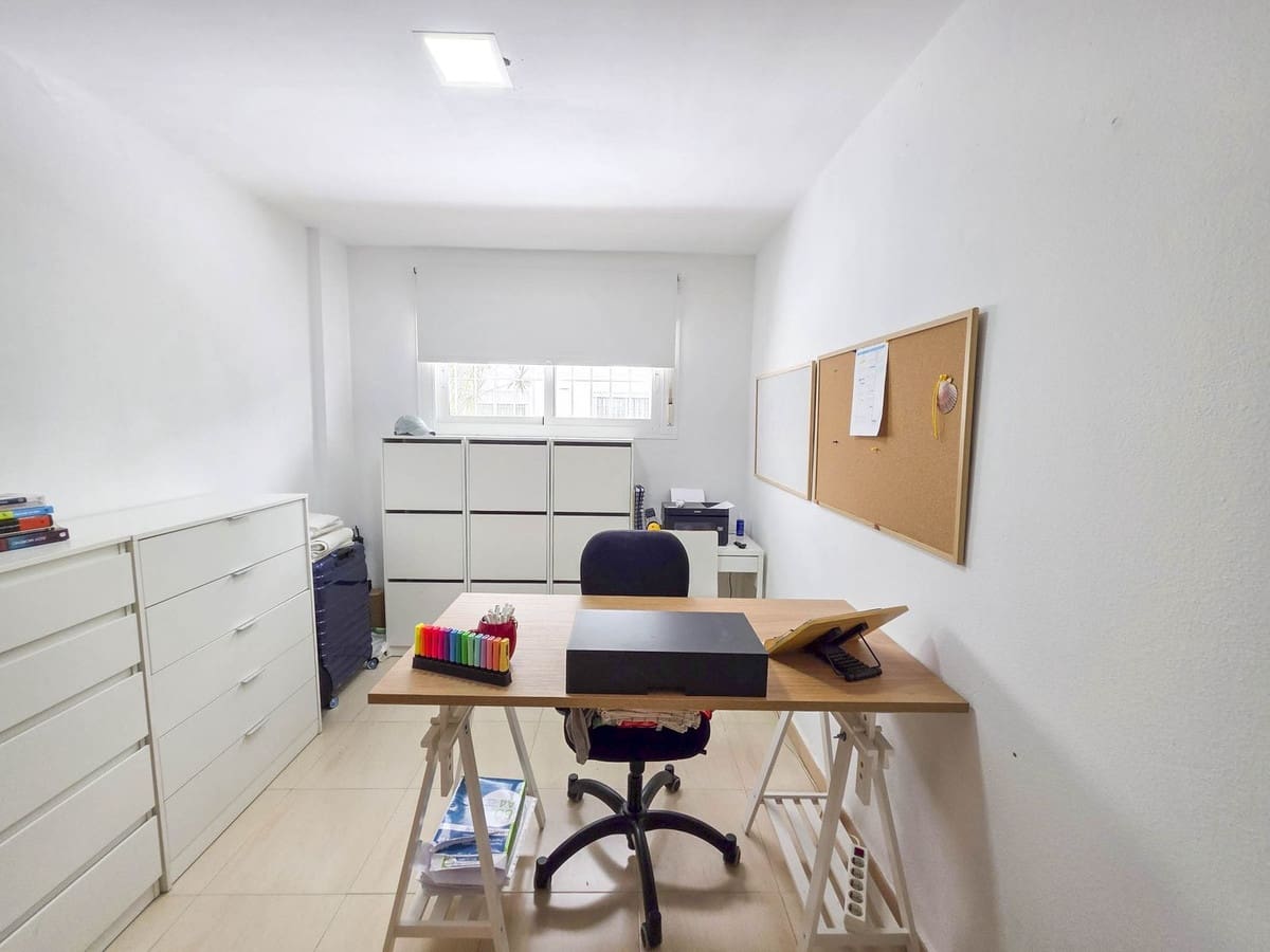 2 soveværelse Lejlighed til salg i San Luis de Sabinillas med swimmingpool garage - € 199.900 (Ref: 9611335)